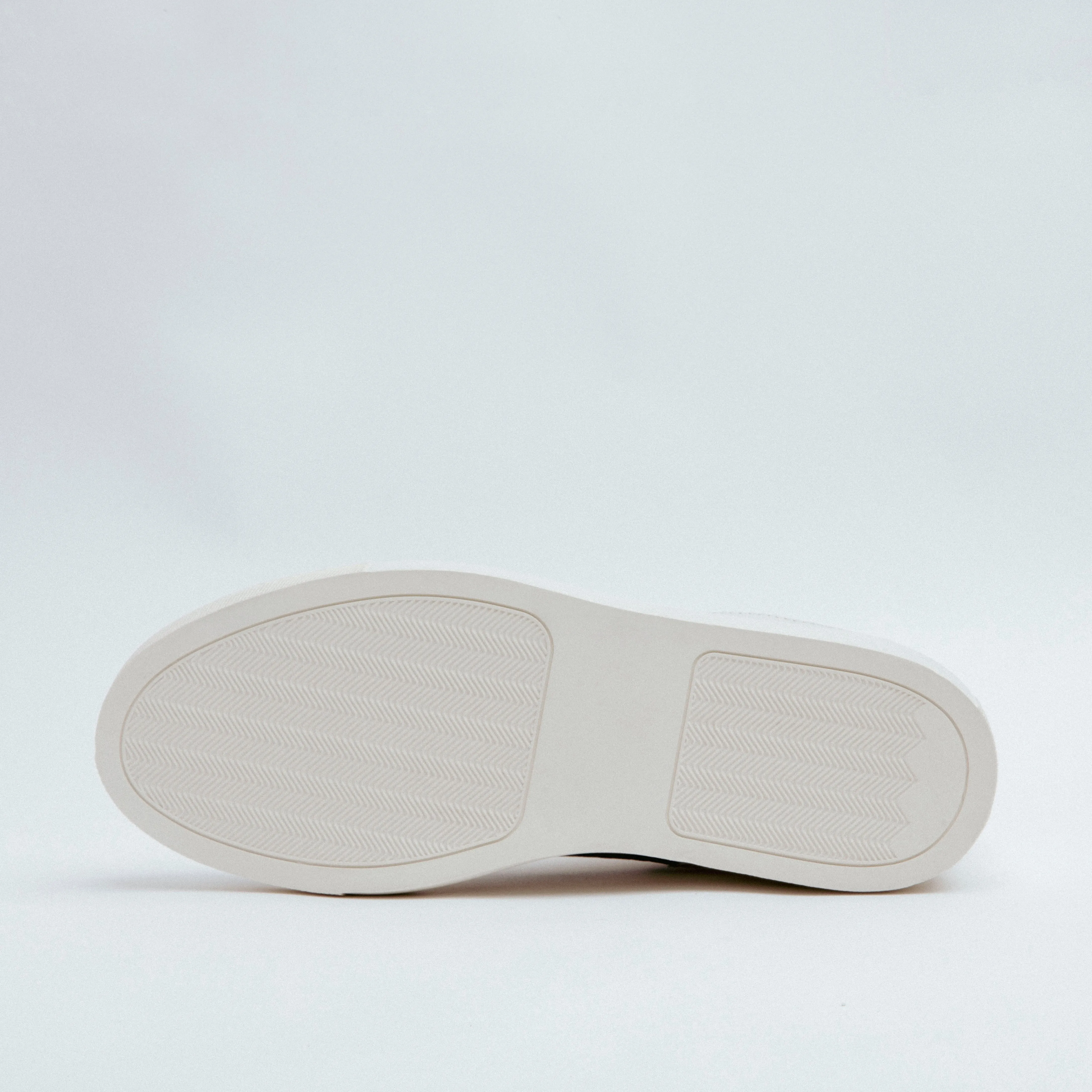 Cloud Black 22.6 Sneaker